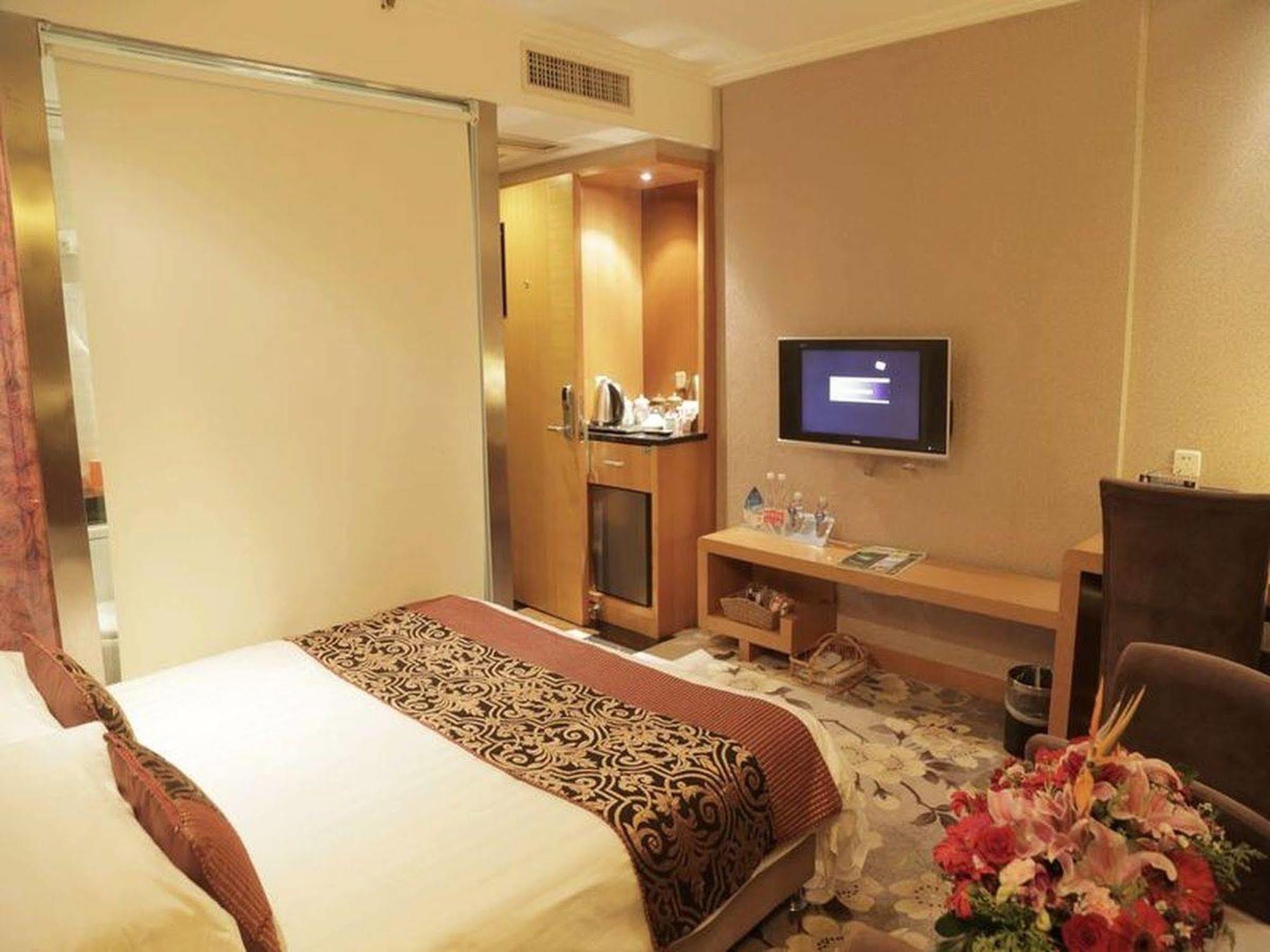 Yiwu Kasion Pushang Hotel Екстериор снимка