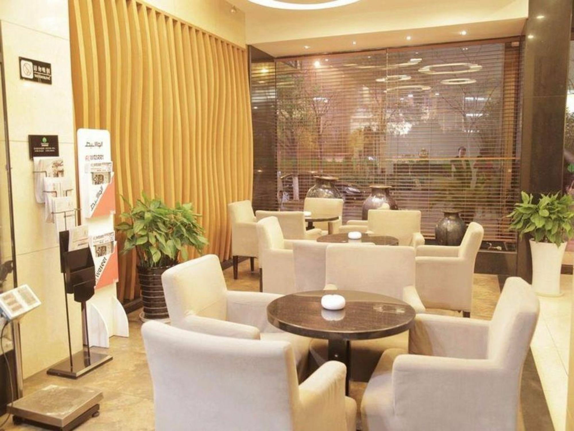 Yiwu Kasion Pushang Hotel Екстериор снимка
